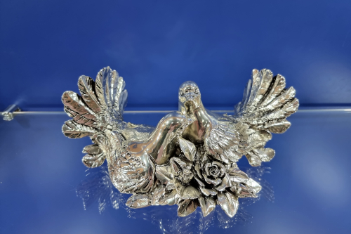 Статуэтка "Пара голубей с розами" 1601, гальванопластика